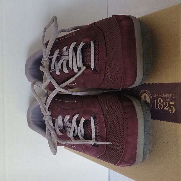 Clark's Teffa Hoyle women's size 8M sneakers in Aubergine - Picture 3 of 10